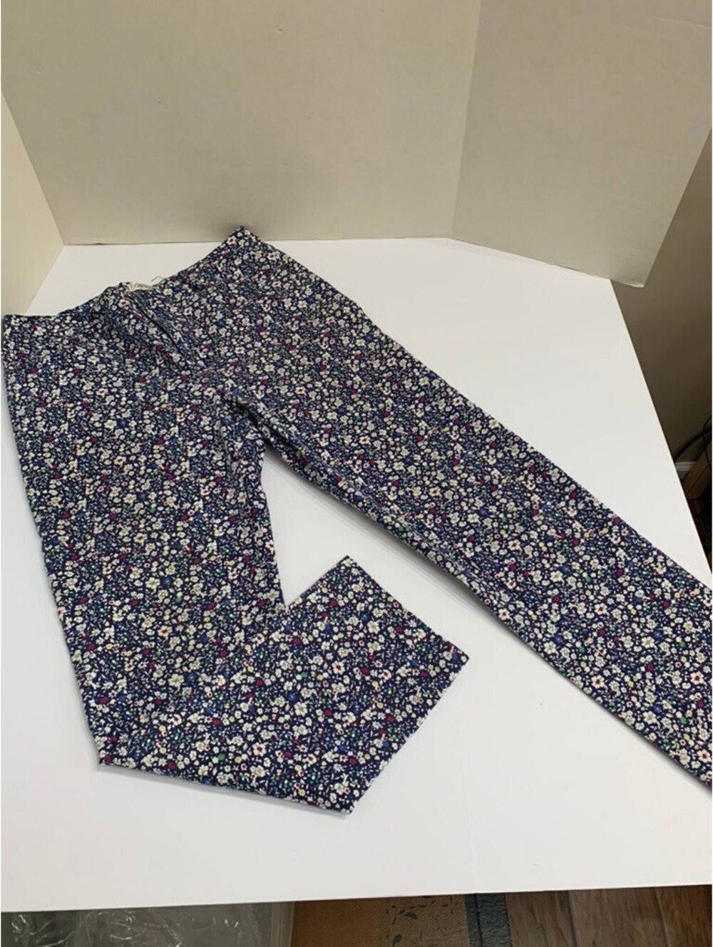 Orvis Navy Blue Ditsy Floral Stretch Ankle Pants Size 12